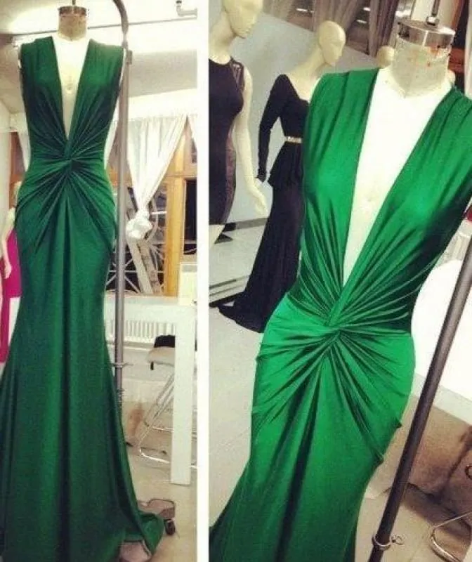 Bridelily Emerald Green Mermaid Evening Gowns 2019 Deep V Neck Ruched Sexy Long Prom Dresses