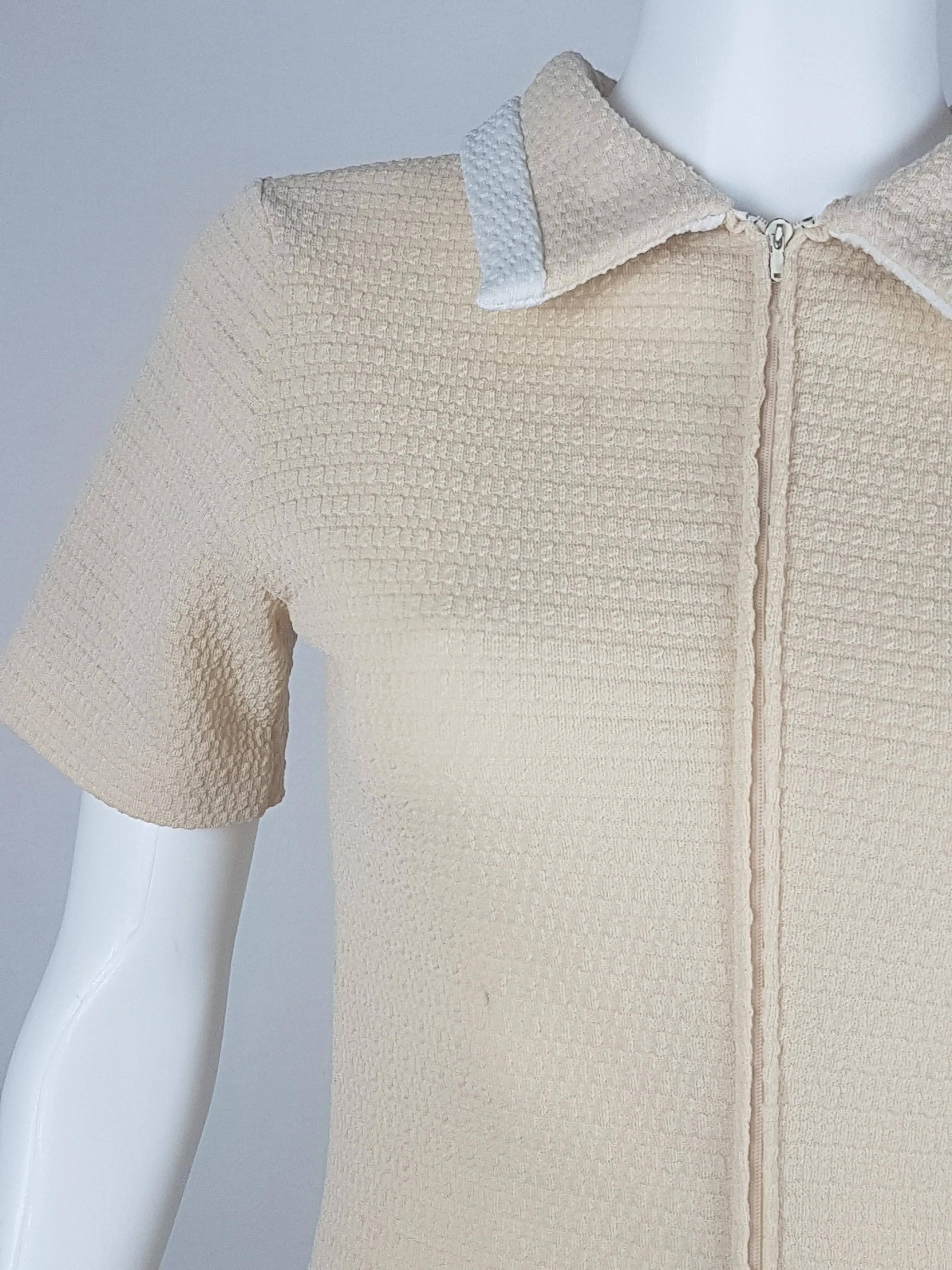 Vintage 1960's Cream and White Bow Detail Shift Dress