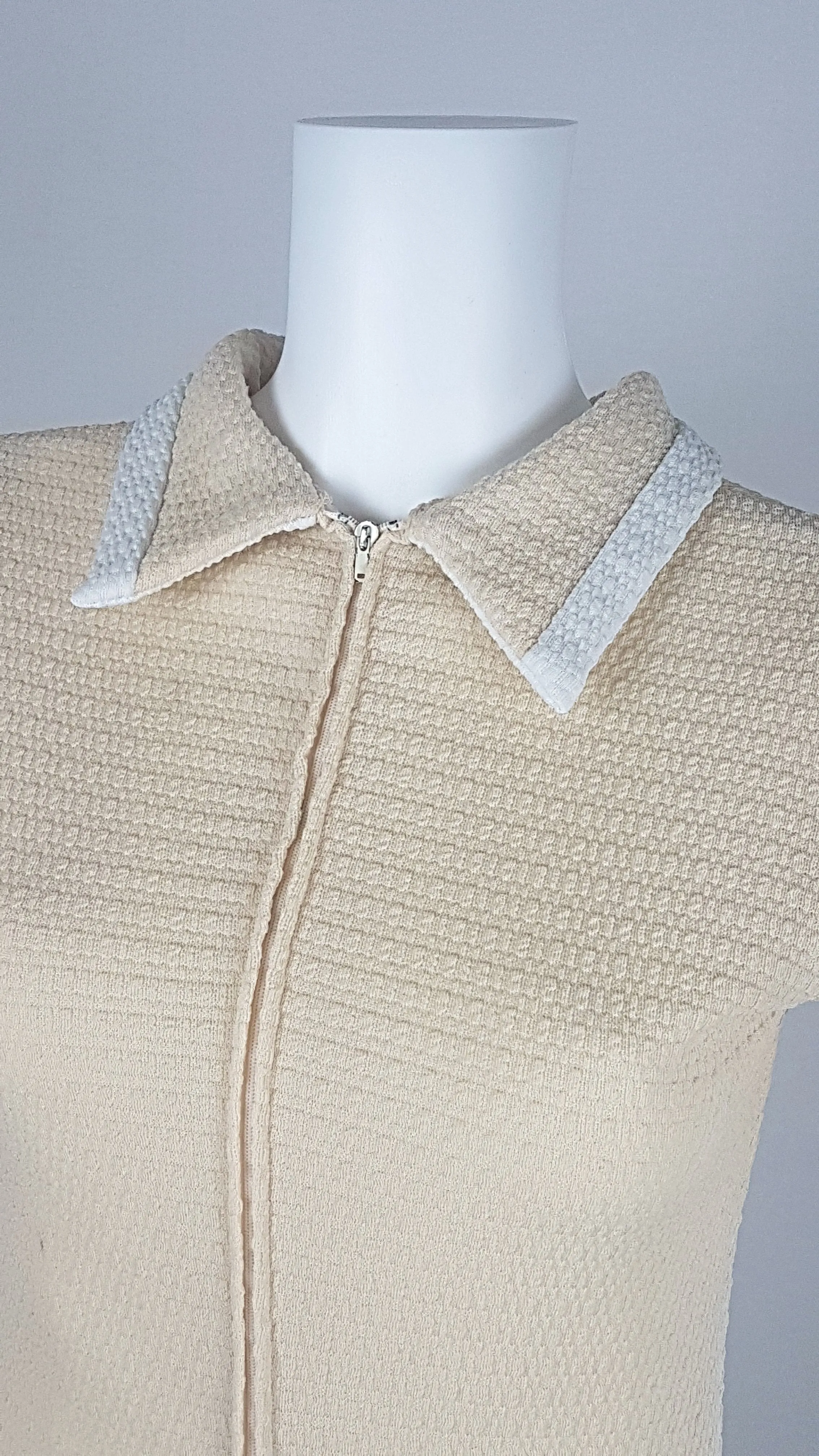 Vintage 1960's Cream and White Bow Detail Shift Dress